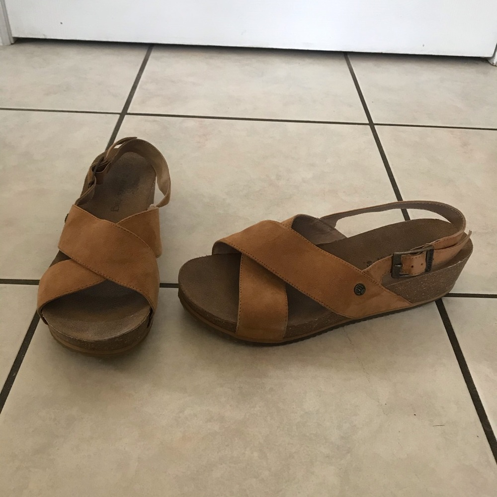 Bearpaw Renee Brown Suede Sandal: Size 8